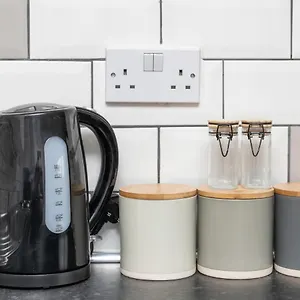 Town Centre Free Parking And Wi-fi Apartment